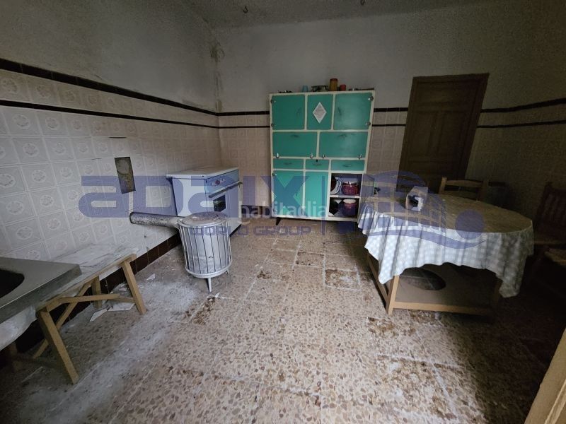 Foto a9827f16-ce43-4b72-aa2a-0e2dce88db11. Casa a calle de longuera a El Poblado - Abulagar Puertollano