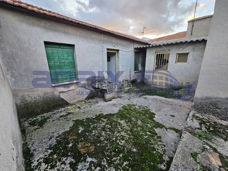 Foto d59ffd7a-2ee8-4625-a06a-4b6baad9d05f. Casa a calle de longuera a El Poblado - Abulagar Puertollano
