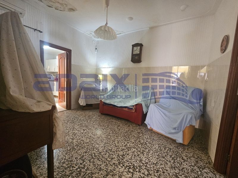 Foto b23ba37d-30b1-4b81-984a-a242c2e68520. Casa amb aparcament a PAU 2-600 Puertollano