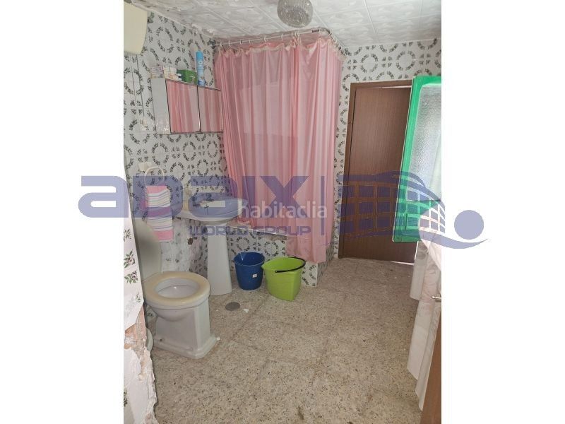 Foto 0db1cc62-fe51-491f-b1d9-f66bcd846800. Casa a calle villar a El Poblado - Abulagar Puertollano