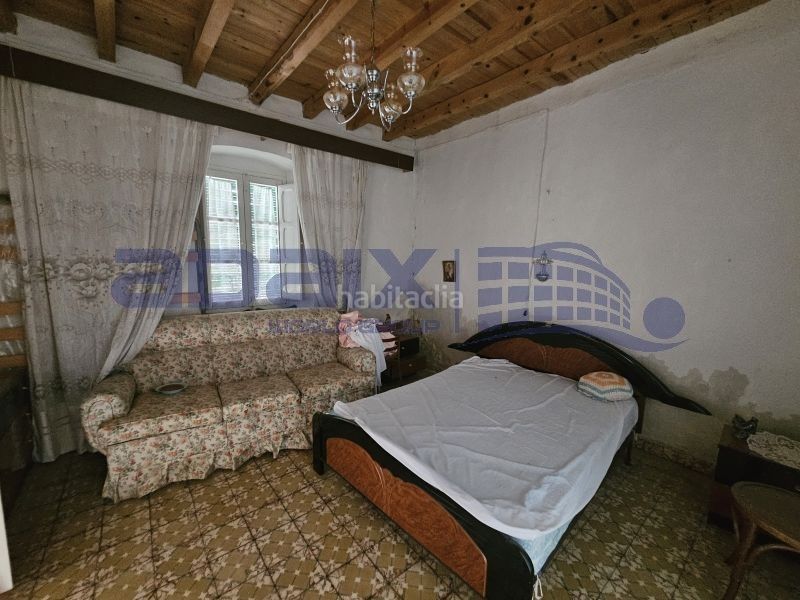Foto e4c33649-8019-43fd-a25f-a8b9817e6474. Casa a calle villar a El Poblado - Abulagar Puertollano