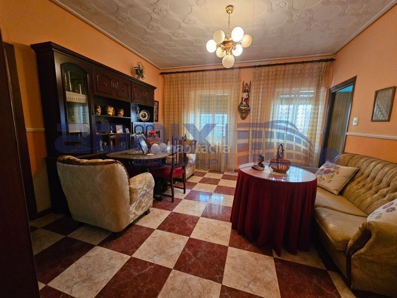 Foto eb59e221-8919-420e-b1e0-89a23c090811. Edifici a carretera puertollanoalmodovar del campo a Almodóvar del Campo