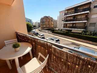 Appartamento in Carrer del monestir de poblet 8. A tan solo 100 metros de la playa – vivienda con gran terraza en