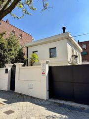 Location Maison  Calle de fernández caro. Vivienda independiente con jardín y piscina en alquiler en artur