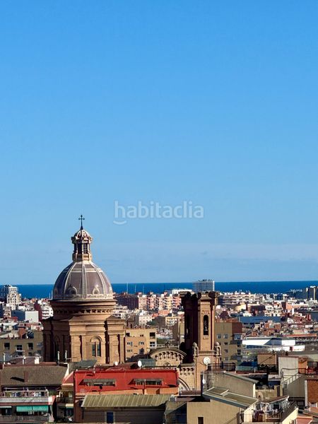 Foto dc903d32-8a0a-40f7-8c1e-2ae652dfefb4. Àtic amb xemeneia calefacció aparcament piscina a Barcelona