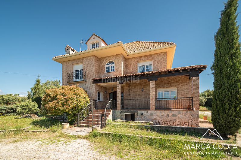 Foto f52d0a43-b0a0-4dd3-923b-51c8f9dcb195. Xalet amb xemeneia calefacció a Mojadillas-Parque de las Infantas-El Paraiso Valdemorillo