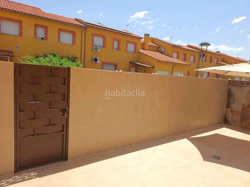 Foto c9a475d2-21d4-4a17-b53e-95ee4b27c3c6. Casa adossada amb calefacció aparcament a Magán