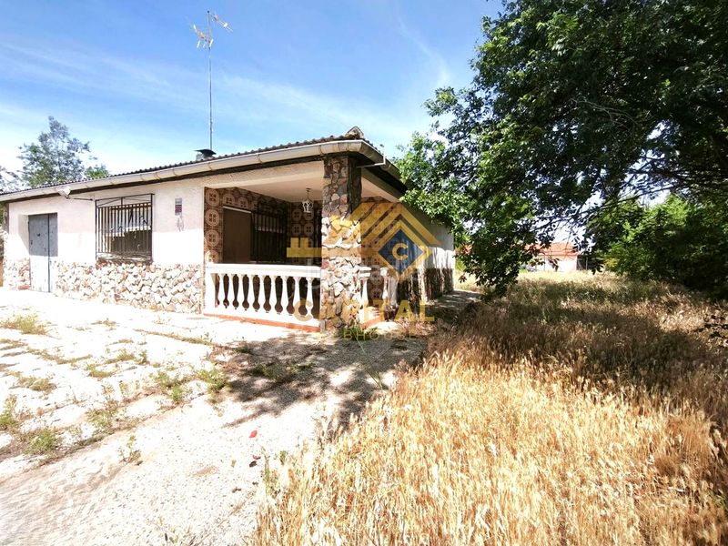 Foto 5bfc69a4-6a4f-4b3d-bf22-99bd5547f5a7. House with heating parking in Colmenar de Oreja