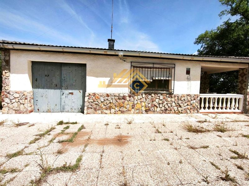 Foto 8dd352ff-5101-4f42-82ef-20e5132bf66e. House with heating parking in Colmenar de Oreja