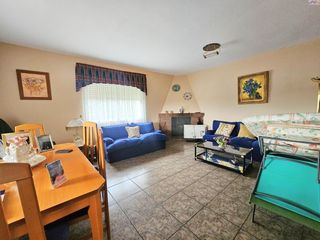 Casa  Valdeolivas. Chalet independiente con parcela. villa del prado