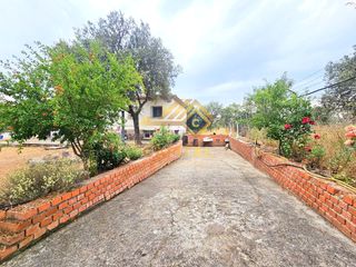 Casa  Avenida valdeolivas. Chalet independiente con terreno. villa del prado