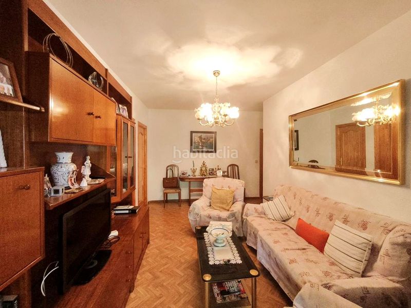 Foto df1b6420-36d0-42ee-9386-73654e93c351. Flat with heating in Portazgo Madrid