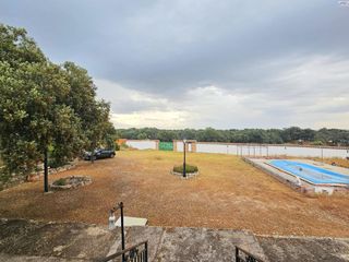 Xalet  Avenida valdeolivas. Chalet independiente con parcela. villa del prado