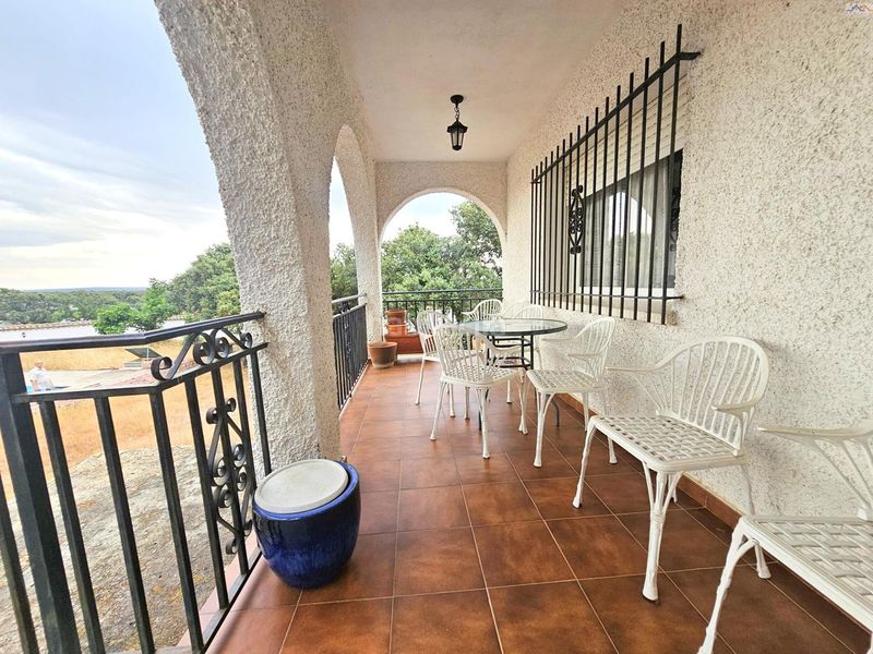 Foto ea7787e3-6520-4003-8887-8de0649ea85f. Xalet amb xemeneia calefacció piscina a Villa del Prado