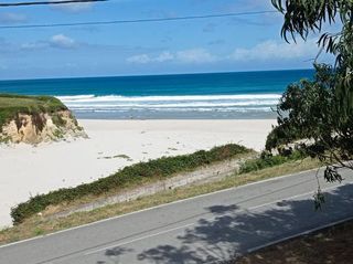 Edifici a Praia san pedro 18. Se vende chalet exclusivo de 3 plantas con bajo hostelero en pri