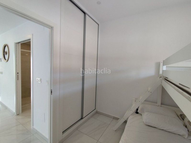 Foto b02680d3-70d4-41a3-8085-00d2b7eef354. Casa adossada amb piscina a Bigastro