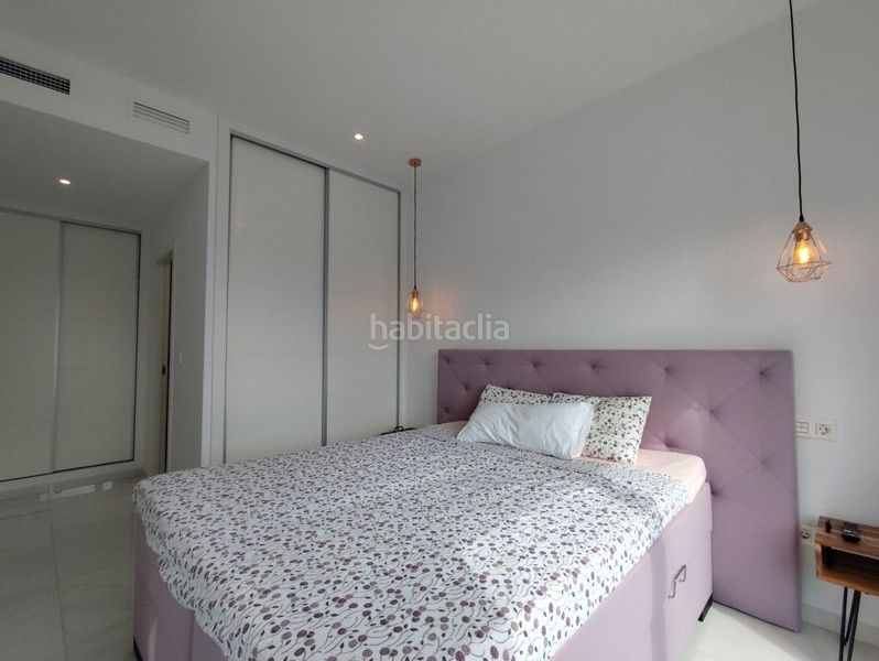 Foto f2c9ea5b-29c9-4c63-b3d7-3ff5ff8c6bf4. Casa adossada amb piscina a Bigastro