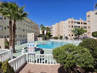 Etagenwohnung in Zona Carrefour - Urbanizaciones. Apartamento de 2 dormitorios con piscina, aparcamiento y gran ba