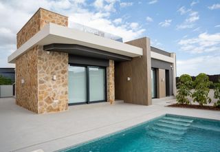 Chalet in Lo Marabú. Villa con piscina privada, solárium y 3 habitaciones en ciudad q