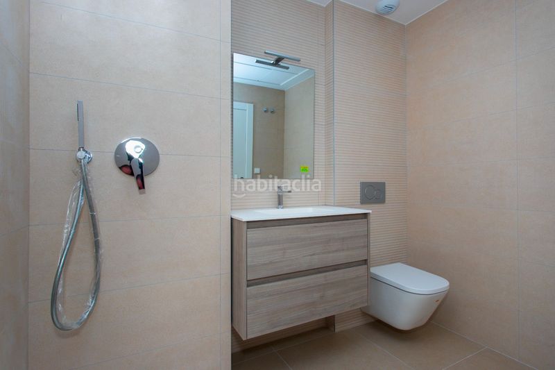 Foto a326a7c6-ab1c-4f96-bdb1-3b5f635fb049. Casa adossada amb piscina a Monforte del Cid