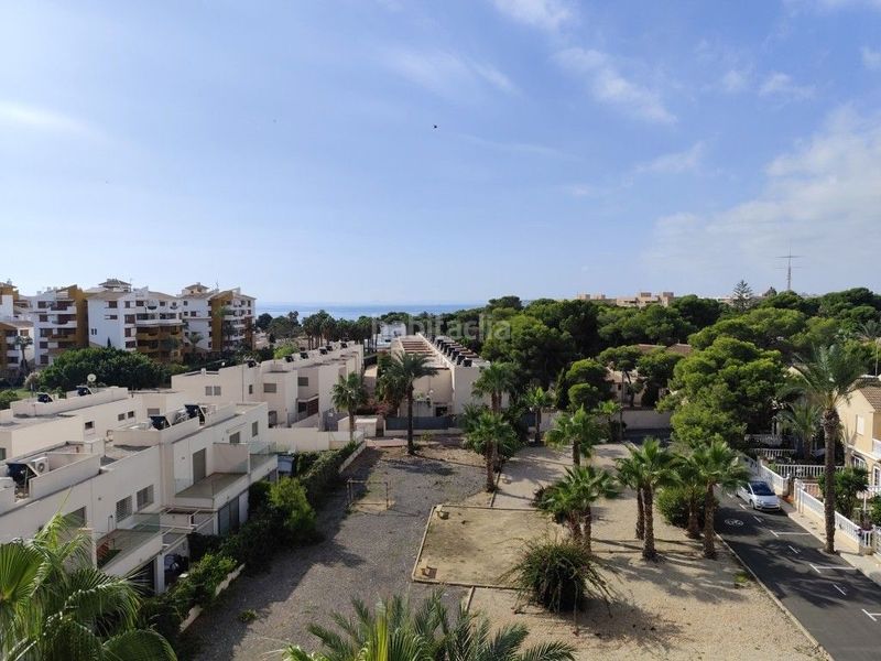 Foto 3b843422-fc54-4609-b70d-05d2f3df7c78. Àtic amb piscina a Punta Prima Torrevieja