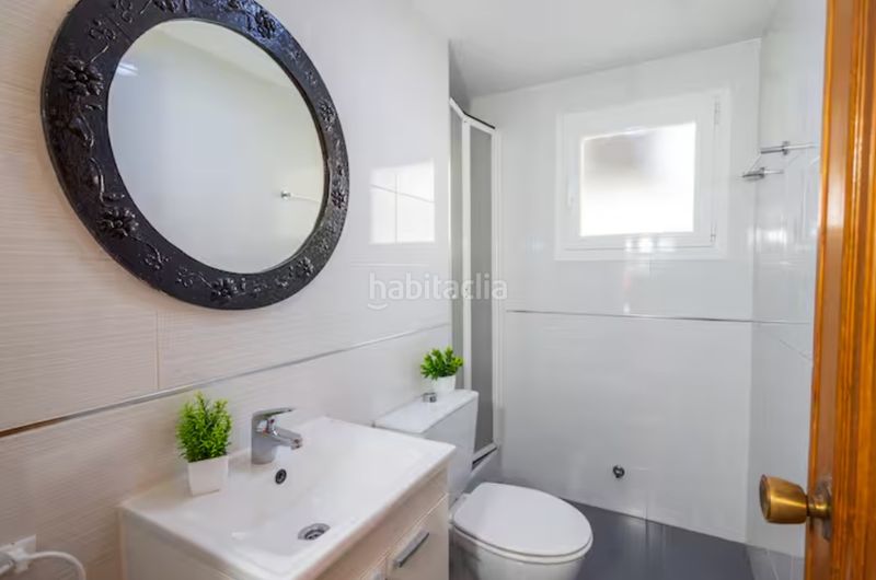 Foto c74b3329-c81f-4dbd-9a75-4c022e91c401. Miete appartement mit parking in Playa Levante Benidorm
