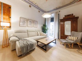 Miete Appartement  Carrer d'abeuradors 2. Elegante apartamento de 2 dormitorios en el corazón histórico de