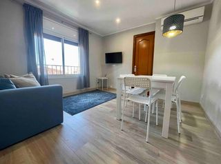 Lloguer Apartament  Carrer de l'arc de sant bernat 4. Amplio apartamento reformado de 3 dormitorios en el casco histór