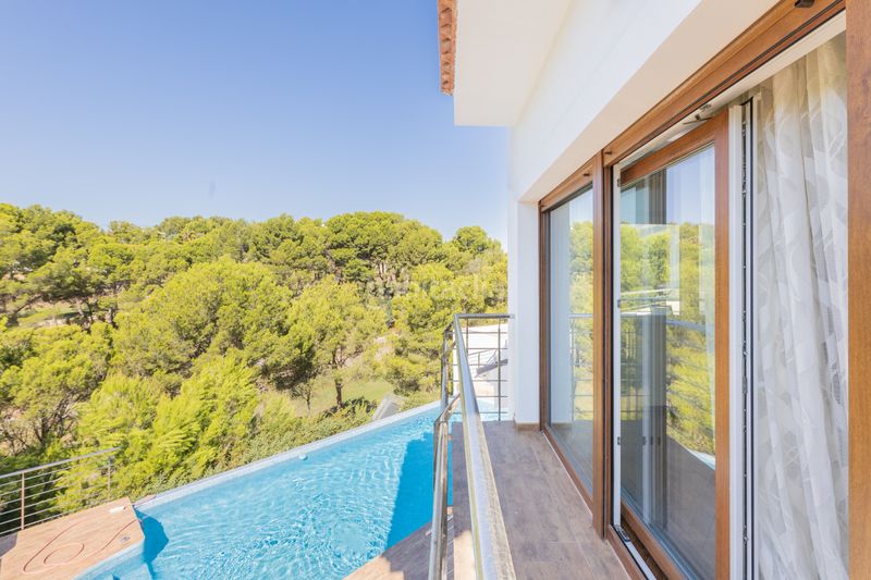 Foto c1b09f59-bbe8-4284-9aa5-f73e81e2b14c. Casa amb calefacció aparcament piscina a Altea la vella Altea