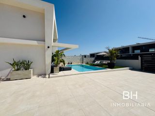 Miete Chalet in Monte y Mar. Villa pareada en gran alacant