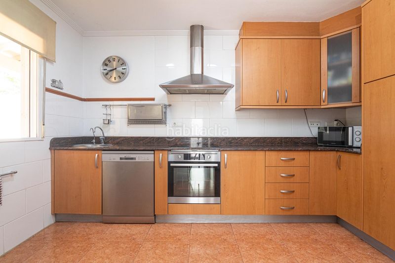 Foto 9ce73b77-ba30-45c5-952c-7e1dd19697c4. Casa amb calefacció aparcament a El Travaló - Martínez Valero Elche / Elx