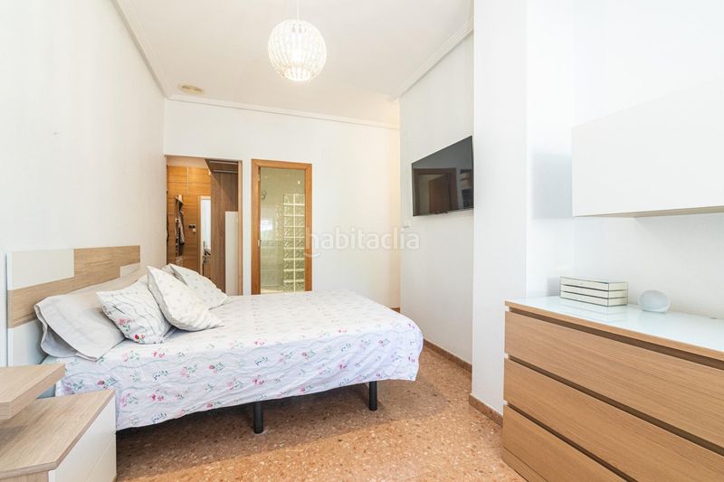 Foto f1e7e338-3511-4b85-a367-20e7a2bd59e9. Casa amb calefacció aparcament a El Travaló - Martínez Valero Elche / Elx