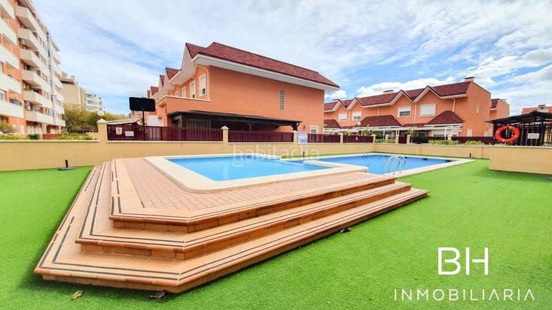Foto b3599b3e-d37a-4fe7-a5d8-ce7f44affac8. Casa amb calefacció aparcament piscina a Ciutat Universitària Elche / Elx