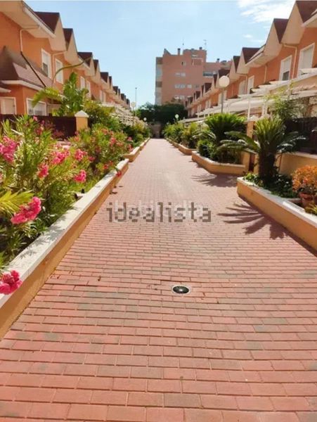 Foto e78f5e78-358a-4770-9e8a-3c0cc44e2002. Casa amb calefacció aparcament piscina a Ciutat Universitària Elche / Elx