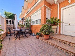 Casa a Ciutat Jardí - Torreta Verdí. Bungalow reformado con sótano,  directo a 2 garajes, piscina, tr