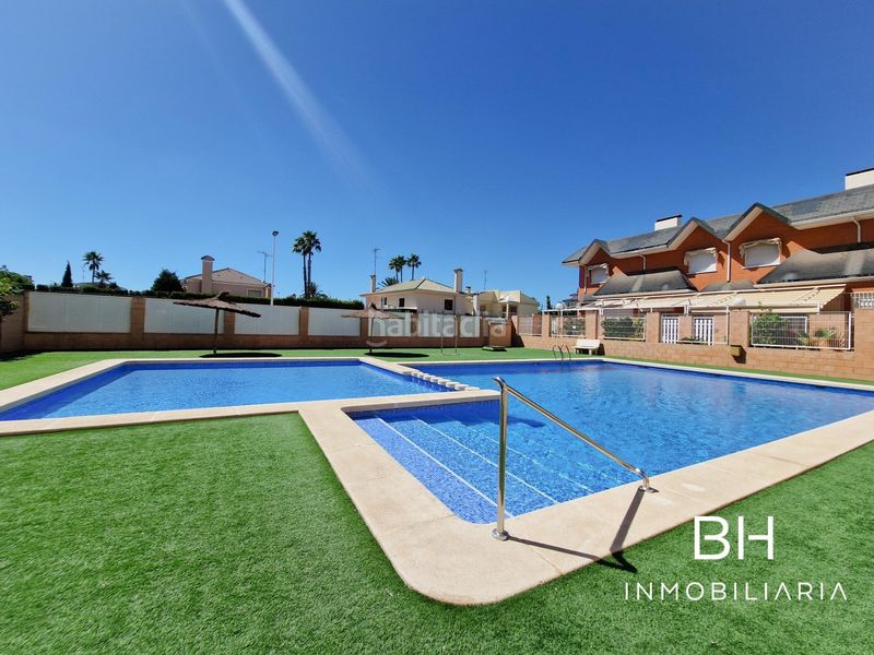 Foto 01379fba-2b43-4853-86ff-d949c36b6763. Casa amb calefacció aparcament piscina a Ciutat Jardí - Torreta Verdí Elche / Elx