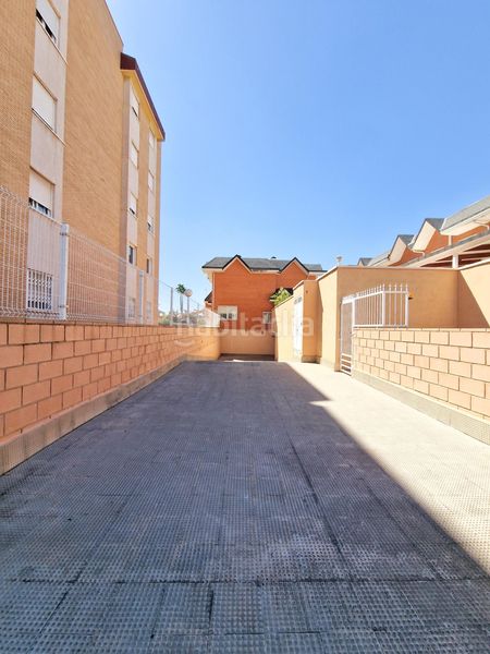 Foto 5dfbc079-aaeb-4b7a-8f50-dd652e1c0397. Casa amb calefacció aparcament piscina a Ciutat Jardí - Torreta Verdí Elche / Elx