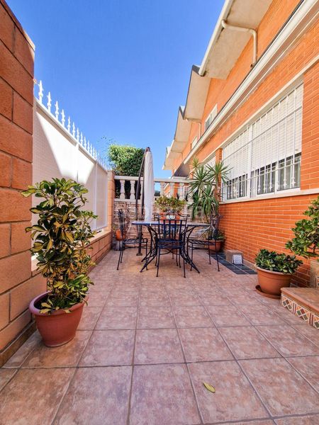 Foto e402ae60-f837-448d-8fae-3ac33dabf0f0. Casa amb calefacció aparcament piscina a Ciutat Jardí - Torreta Verdí Elche / Elx