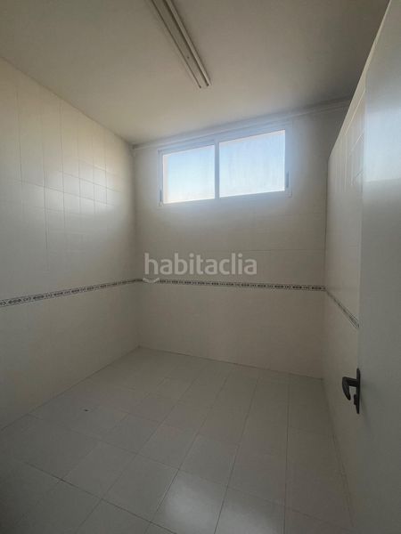 Foto cf34d1df-7e62-49cf-bac3-a05ed4961674. Location bâtiment à usage industriel dans Carrús Oeste Elche / Elx