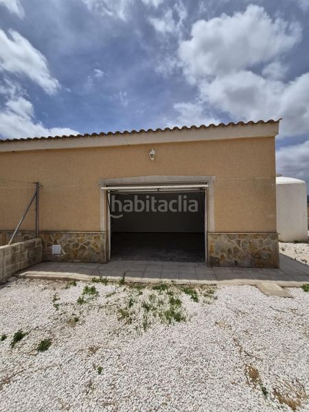 Foto 2c26a31f-07ff-4763-8146-01edcea2624c. Xalet amb aparcament piscina a Catral