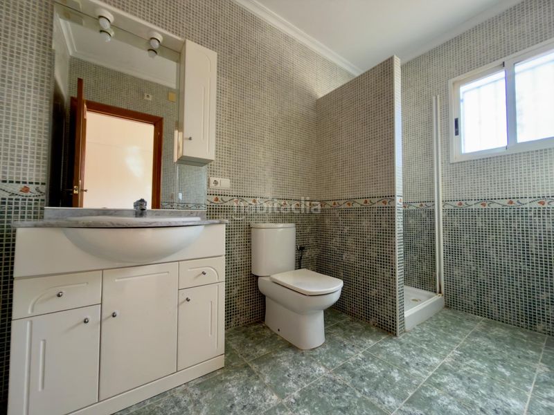 Foto c256d7ed-fda3-4efa-b897-54a3a1bf7d06. Xalet amb aparcament piscina a Catral