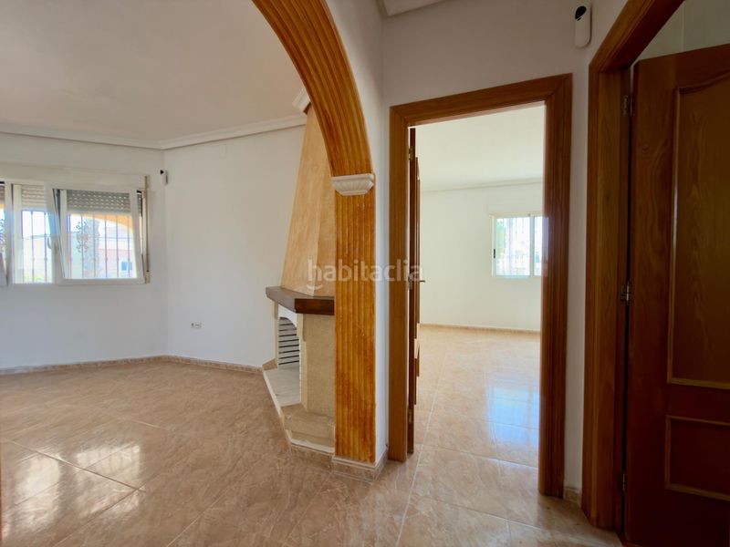 Foto edaf0112-e322-4a35-851c-32629333614a. Xalet amb aparcament piscina a Catral