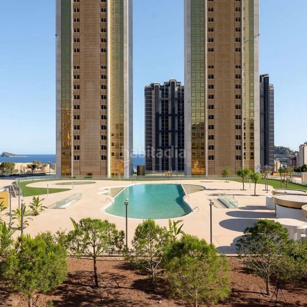 Foto 16afb5e5-053d-4b10-a855-925ee78d8fa8. Lloguer pis amb calefacció aparcament piscina a Playa Poniente Benidorm