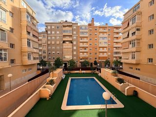 Pis a Ciutat Universitària. Vivienda a la venta en plaza castilla