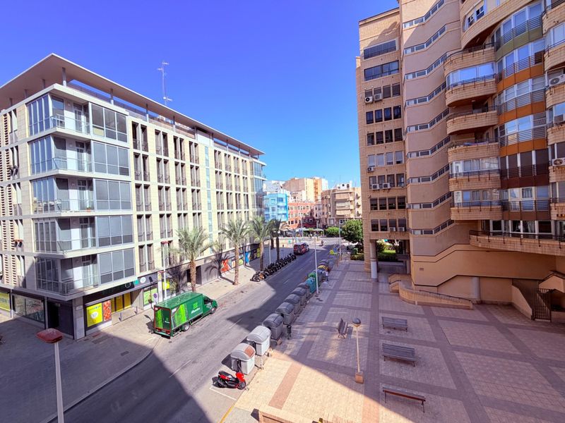 Foto b6d4fe1a-e429-4dbd-98c2-520343a9d88a. Rent flat with heating in Centro Elche / Elx