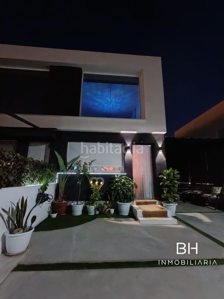 Foto bbbdb966-9d77-4d4a-af40-e85209025f9a. Casa amb aparcament a Monte y Mar Santa Pola