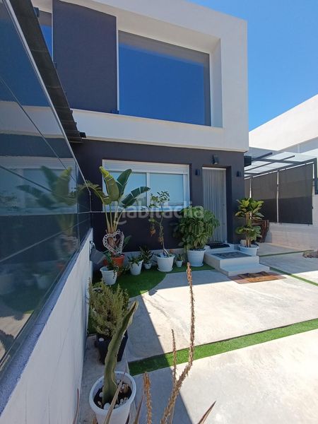 Foto cbb2d517-d2d8-4b97-9a90-f2a52157a2aa. Casa amb aparcament a Monte y Mar Santa Pola