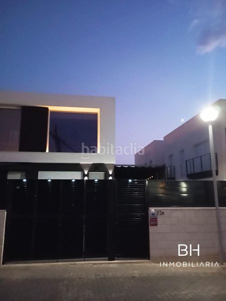 Foto dd0c2db4-f001-4b2e-bb09-5f9dd48d9b87. Casa amb aparcament a Monte y Mar Santa Pola