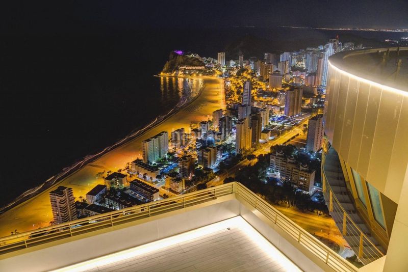 Foto a8a8b45c-c832-442d-9d1a-4434ec2839af. Estudi amb calefacció aparcament piscina a Playa Poniente Benidorm