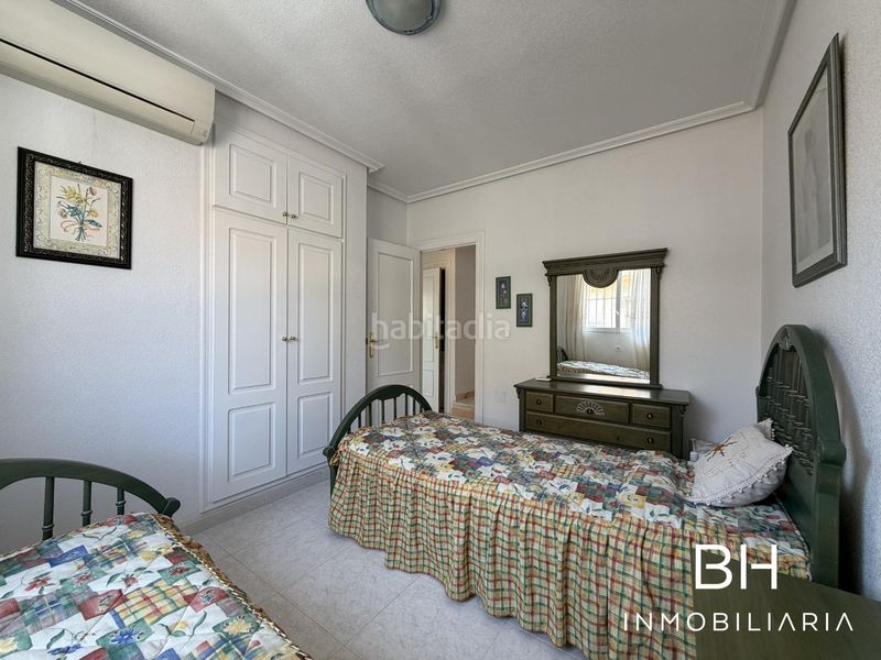 Foto 408b7601-fbd5-4696-ac38-e5f030a451c8. Casa a Playa Flamenca Orihuela
